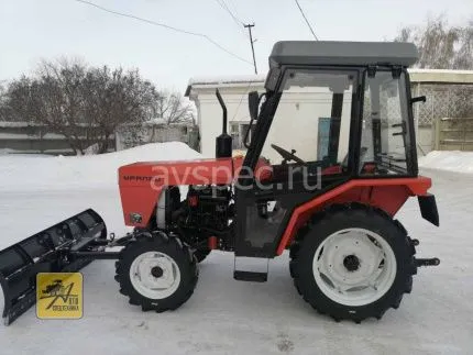 Минитрактор Уралец 254 с кабиной КПП с реверсом